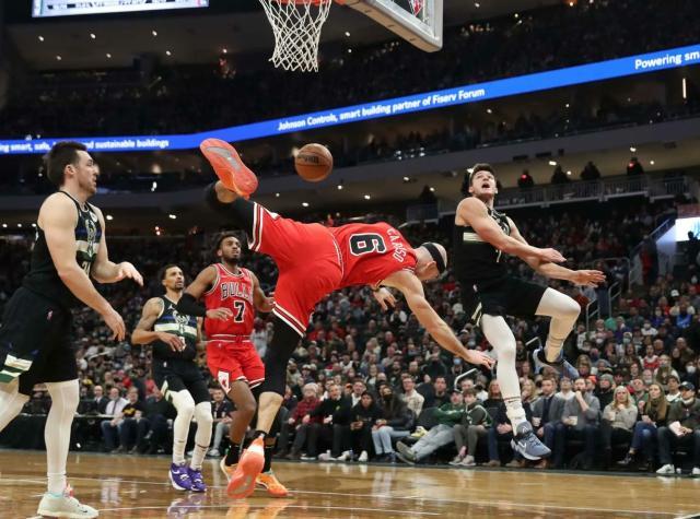 开云体育下载-公牛主场漫天嘘声送阿伦 小琼斯直言恶犯不是报复