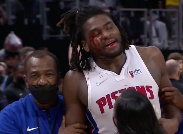 向詹姆斯发起癫狂的冲刺 斯图尔特真是个恶棍吗？